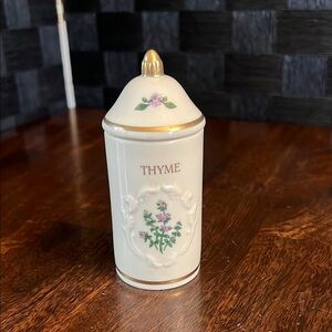 1992 Lenox Spice Garden Porcelain Spice Jar in Thyme